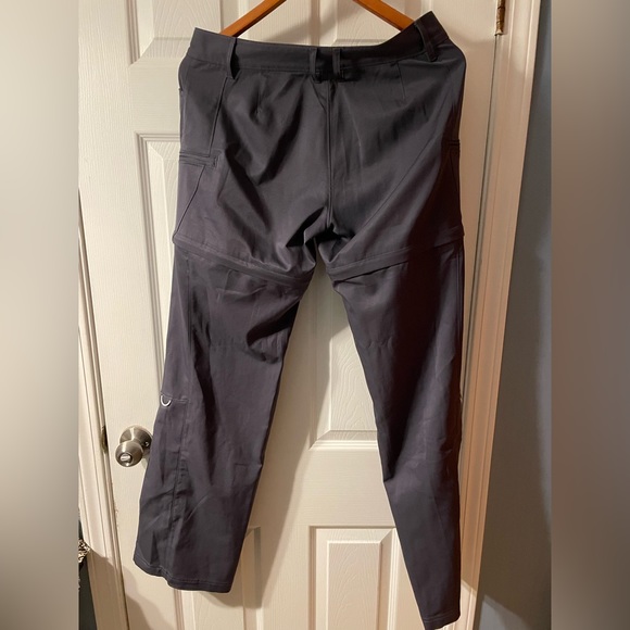 UA tear (zip) away hiking pants - Picture 4 of 5